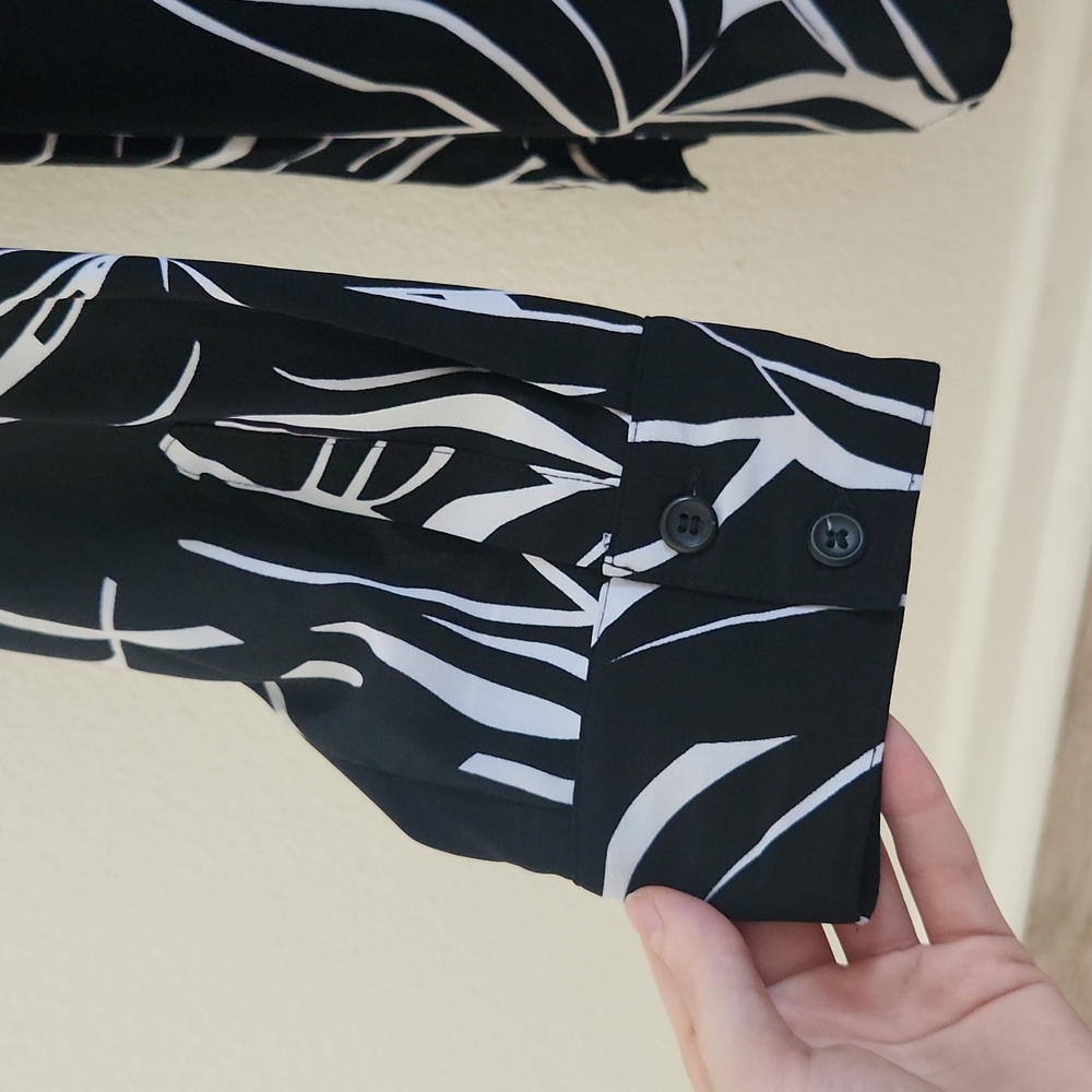 Catherines Monochrome Leaf Pattern Top - image 5